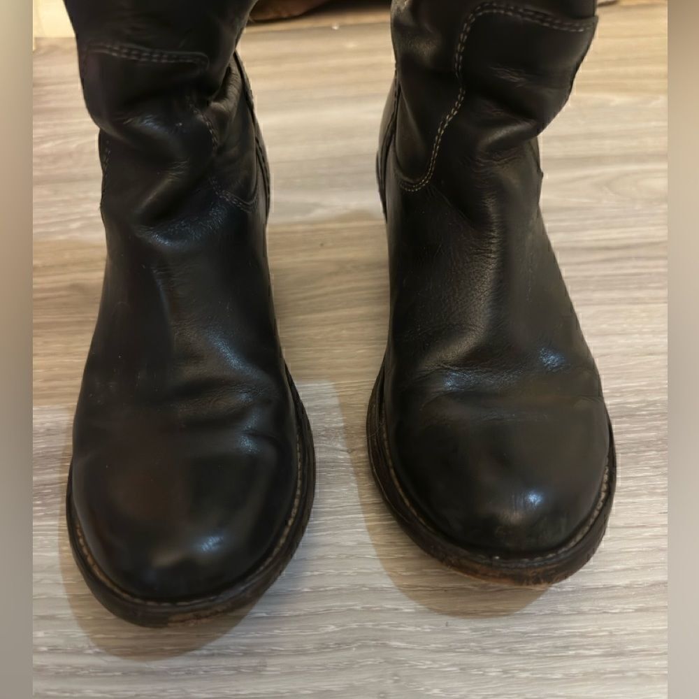 Frye size 7 1/2 - Picture 10 of 16